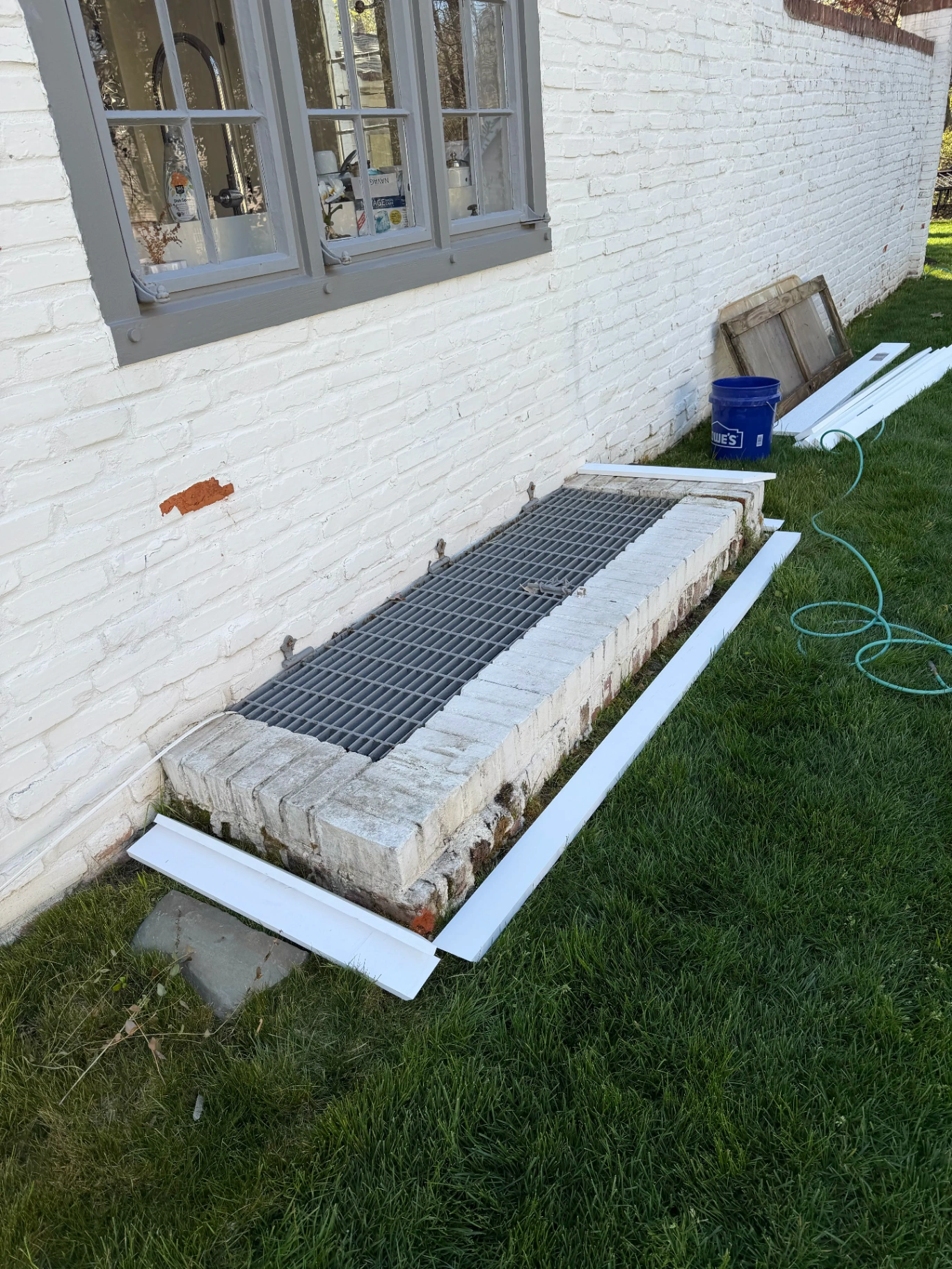 Window well — before